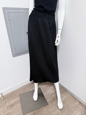 Great condition Black Midi/Maxi Pleated Skirt - Classic Women's Skirt